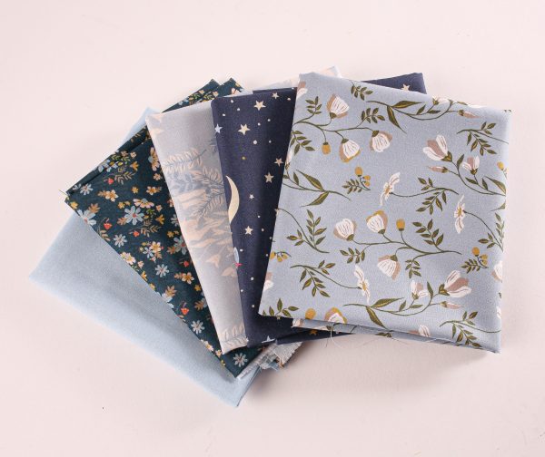 Windham Fabrics Under the Canopy 5 Fat Quarter Pack - Blue (free plain)