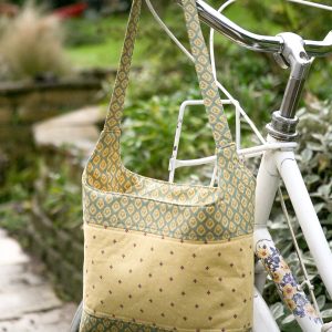 Debbie Shore Retreat Bag Sewing Pattern - Download