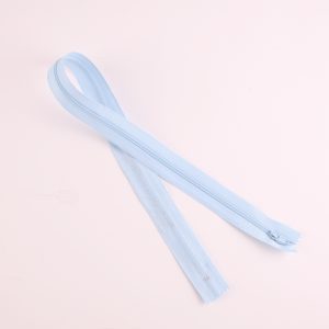 22" Zip - Pale Blue